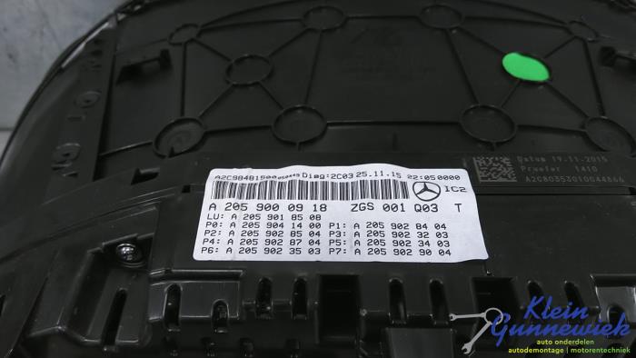 Instrumentenpaneel van een Mercedes GLC-Klasse 2015