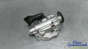 Gebruikte Oliepomp Volkswagen Tiguan Prijs € 75,00 Margeregeling aangeboden door Klein Gunnewiek Autodemontage & Motorentechniek