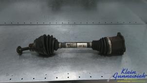 Gebruikte Steekas links-voor Audi A4 Prijs € 75,00 Margeregeling aangeboden door Klein Gunnewiek Autodemontage & Motorentechniek