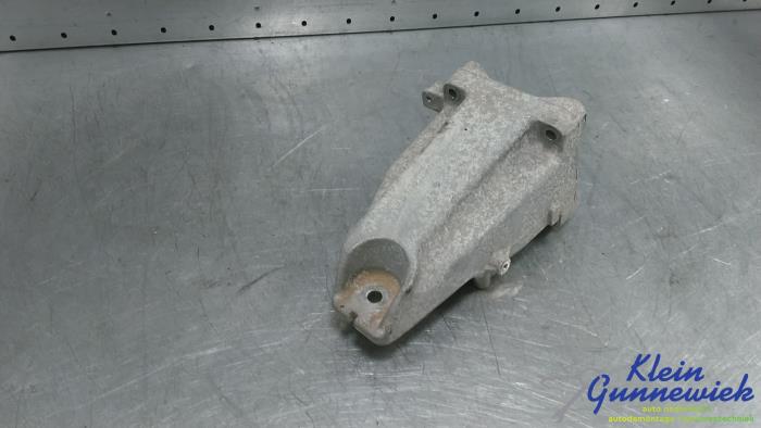 Gebruikte Motorrubber Mercedes GLC-Klasse Prijs € 40,00 Margeregeling aangeboden door Klein Gunnewiek Autodemontage & Motorentechniek
