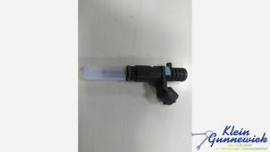 Gebruikte Injector (benzine injectie) Volkswagen Kever Prijs € 30,00 Margeregeling aangeboden door Klein Gunnewiek Autodemontage & Motorentechniek