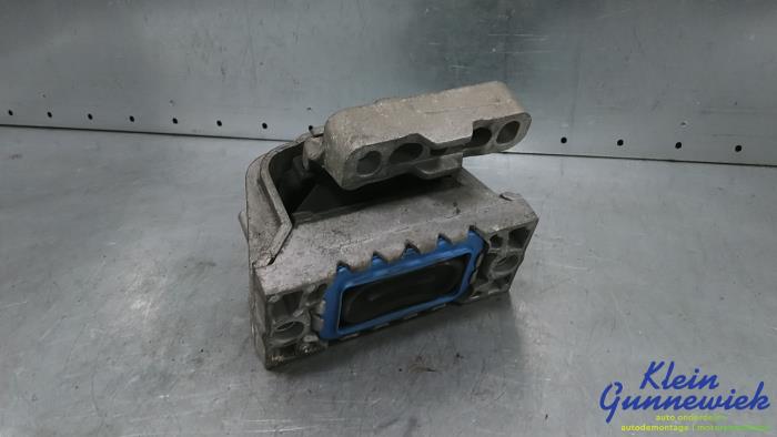 Motorsteun van een Volkswagen Passat 2008