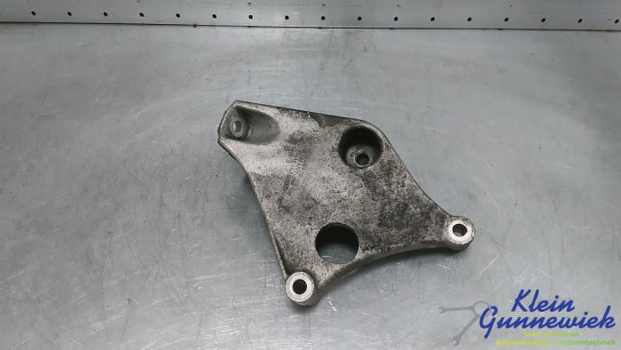 Gebruikte Motorrubber BMW 1-Serie Prijs € 20,00 Margeregeling aangeboden door Klein Gunnewiek Autodemontage & Motorentechniek