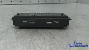 Gebruikte AUX/USB aansluiting Cupra Formentor Prijs € 20,00 Margeregeling aangeboden door Klein Gunnewiek Autodemontage & Motorentechniek