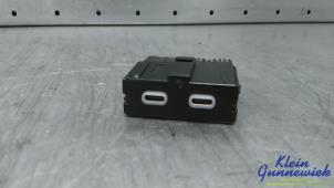 Gebruikte AUX/USB aansluiting Cupra Formentor Prijs € 25,00 Margeregeling aangeboden door Klein Gunnewiek Autodemontage & Motorentechniek