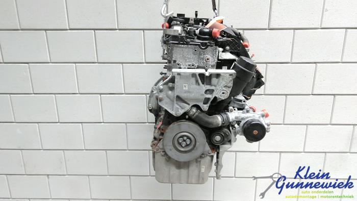 Motor van een Mercedes Sprinter 2020