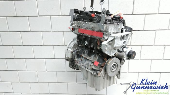 Motor van een Mercedes Sprinter 2020