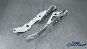 Gebruikte Kofferdeksel Scharnier BMW 2-Serie Prijs € 40,00 Margeregeling aangeboden door Klein Gunnewiek Autodemontage & Motorentechniek