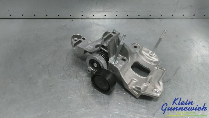 Gebruikte Dynamosteun onder Renault Kangoo Prijs € 75,00 Margeregeling aangeboden door Klein Gunnewiek Autodemontage & Motorentechniek