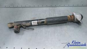 Gebruikte Schokdemper rechts-achter Volkswagen Golf Prijs € 95,00 Margeregeling aangeboden door Klein Gunnewiek Autodemontage & Motorentechniek