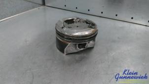 Gebruikte Zuiger Mercedes GLE Prijs € 75,00 Margeregeling aangeboden door Klein Gunnewiek Autodemontage & Motorentechniek