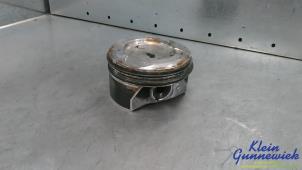 Gebruikte Zuiger Mercedes GLE Prijs € 75,00 Margeregeling aangeboden door Klein Gunnewiek Autodemontage & Motorentechniek