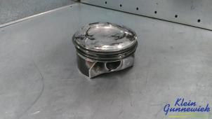 Gebruikte Zuiger Mercedes GLE Prijs € 75,00 Margeregeling aangeboden door Klein Gunnewiek Autodemontage & Motorentechniek