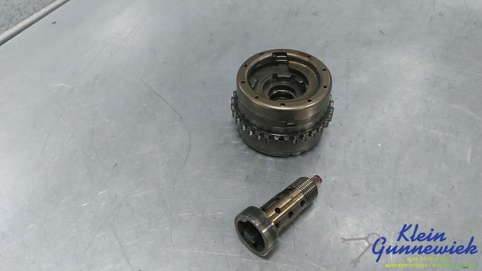 Gebruikte Nokkenas Verstelling Mercedes GLE Prijs € 125,00 Margeregeling aangeboden door Klein Gunnewiek Autodemontage & Motorentechniek