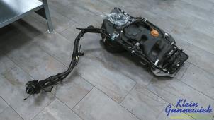 Gebruikte Tank Hyundai Tucson Prijs € 395,00 Margeregeling aangeboden door Klein Gunnewiek Autodemontage & Motorentechniek