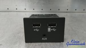 Gebruikte AUX/USB aansluiting Audi A6 Prijs € 95,00 Margeregeling aangeboden door Klein Gunnewiek Autodemontage & Motorentechniek