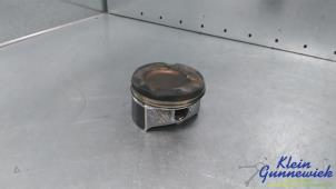 Gebruikte Zuiger Mercedes C-Klasse Prijs € 75,00 Margeregeling aangeboden door Klein Gunnewiek Autodemontage & Motorentechniek