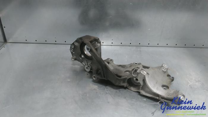 Gebruikte Dynamosteun onder Volkswagen Touran Prijs € 25,00 Margeregeling aangeboden door Klein Gunnewiek Autodemontage & Motorentechniek