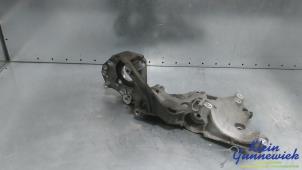 Gebruikte Dynamosteun onder Volkswagen Touran Prijs € 35,00 Margeregeling aangeboden door Klein Gunnewiek Autodemontage & Motorentechniek