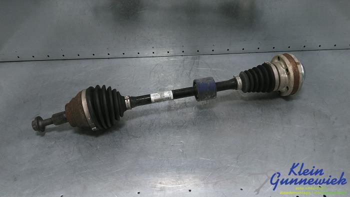 Gebruikte Aandrijfas rechts-voor Volkswagen Tiguan Prijs € 195,00 Margeregeling aangeboden door Klein Gunnewiek Autodemontage & Motorentechniek