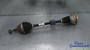 Gebruikte Aandrijfas rechts-voor Volkswagen Tiguan Prijs € 195,00 Margeregeling aangeboden door Klein Gunnewiek Autodemontage & Motorentechniek