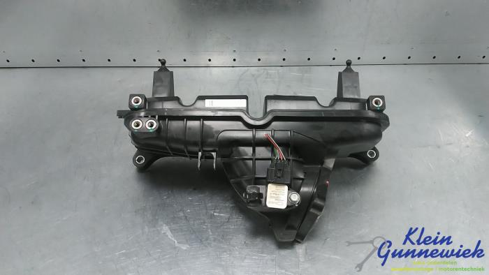 Gebruikte Inlaatspruitstuk Hyundai Tucson Prijs € 117,00 Margeregeling aangeboden door Klein Gunnewiek Autodemontage & Motorentechniek