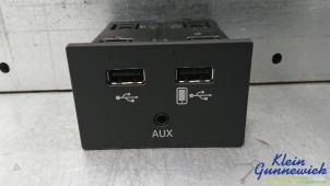 Gebruikte AUX/USB aansluiting Audi A6 Prijs € 95,00 Margeregeling aangeboden door Klein Gunnewiek Autodemontage & Motorentechniek