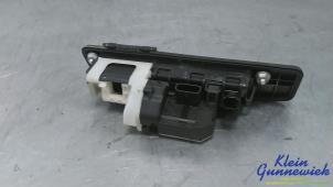 Gebruikte Handgreep Achterklep Mercedes A-Klasse Prijs € 25,00 Margeregeling aangeboden door Klein Gunnewiek Autodemontage & Motorentechniek