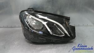 Gebruikte Koplamp rechts Mercedes E-Klasse Prijs € 495,00 Margeregeling aangeboden door Klein Gunnewiek Autodemontage & Motorentechniek