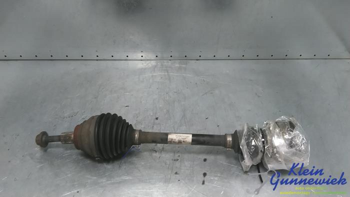 Gebruikte Aandrijfas links-voor Volkswagen Passat Prijs € 122,00 Margeregeling aangeboden door Klein Gunnewiek Autodemontage & Motorentechniek