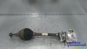 Gebruikte Aandrijfas links-voor Volkswagen Passat Prijs € 125,00 Margeregeling aangeboden door Klein Gunnewiek Autodemontage & Motorentechniek