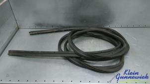 Gebruikte Achterkleprubber Renault Trafic Prijs € 45,00 Margeregeling aangeboden door Klein Gunnewiek Autodemontage & Motorentechniek