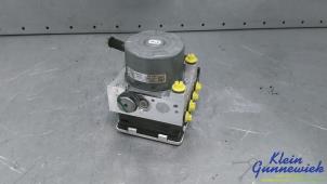 Gebruikte ABS Pomp Renault Trafic Prijs € 265,00 Margeregeling aangeboden door Klein Gunnewiek Autodemontage & Motorentechniek