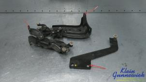 Gebruikte Scharnier deur rechts-achter Seat Alhambra Prijs € 35,00 Margeregeling aangeboden door Klein Gunnewiek Autodemontage & Motorentechniek