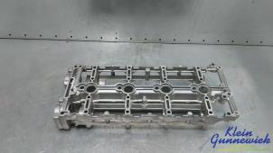 Gebruikte Nokkenashuis Mercedes E-Klasse Prijs € 100,00 Margeregeling aangeboden door Klein Gunnewiek Autodemontage & Motorentechniek