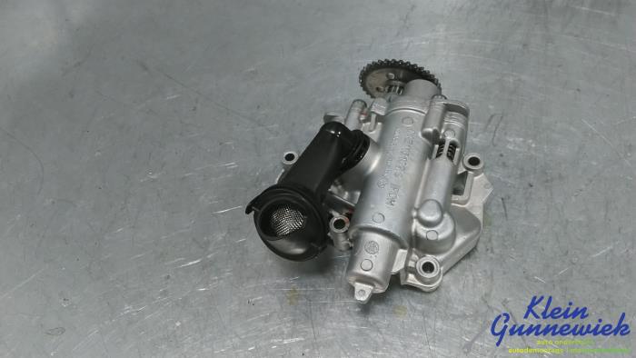 Gebruikte Oliepomp Volkswagen Jetta Prijs € 58,00 Margeregeling aangeboden door Klein Gunnewiek Autodemontage & Motorentechniek