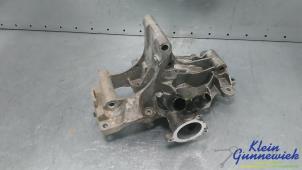 Gebruikte Dynamosteun onder BMW 323 Prijs € 95,00 Margeregeling aangeboden door Klein Gunnewiek Autodemontage & Motorentechniek