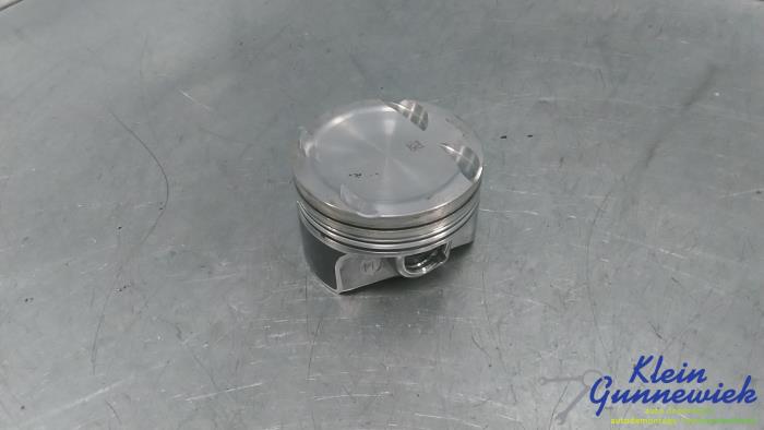 Gebruikte Zuiger Volkswagen Passat Prijs € 80,00 Margeregeling aangeboden door Klein Gunnewiek Autodemontage & Motorentechniek