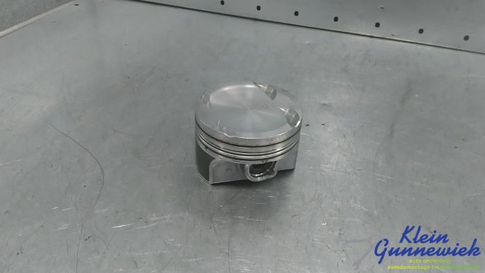 Gebruikte Zuiger Volkswagen Passat Prijs € 80,00 Margeregeling aangeboden door Klein Gunnewiek Autodemontage & Motorentechniek