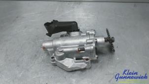 Gebruikte Oliepomp Volkswagen Jetta Prijs € 75,00 Margeregeling aangeboden door Klein Gunnewiek Autodemontage & Motorentechniek