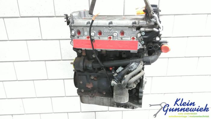 Motor van een Volkswagen Golf 1998