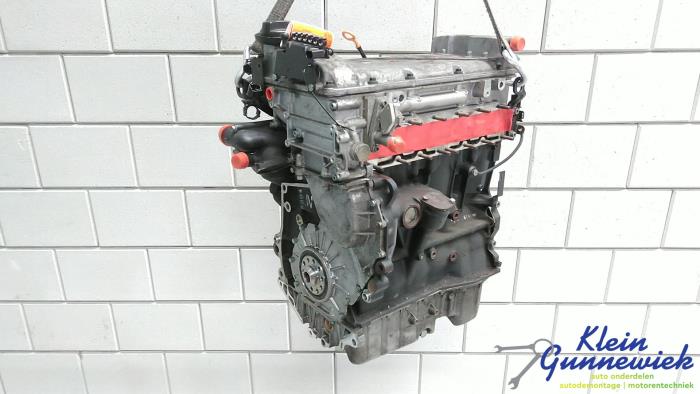 Motor van een Volkswagen Golf 1998