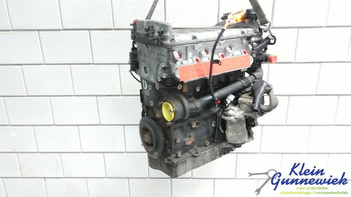 Motor van een Volkswagen Golf 1998