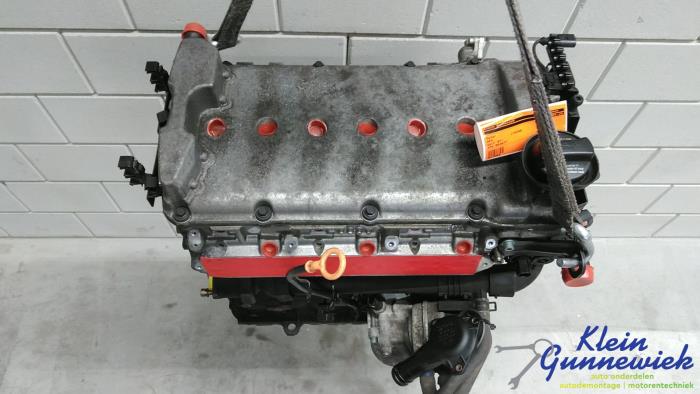 Motor van een Volkswagen Golf 1998