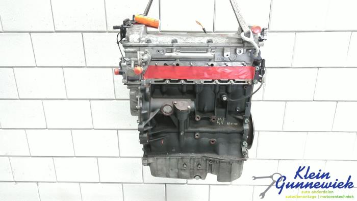 Motor van een Volkswagen Golf 1998