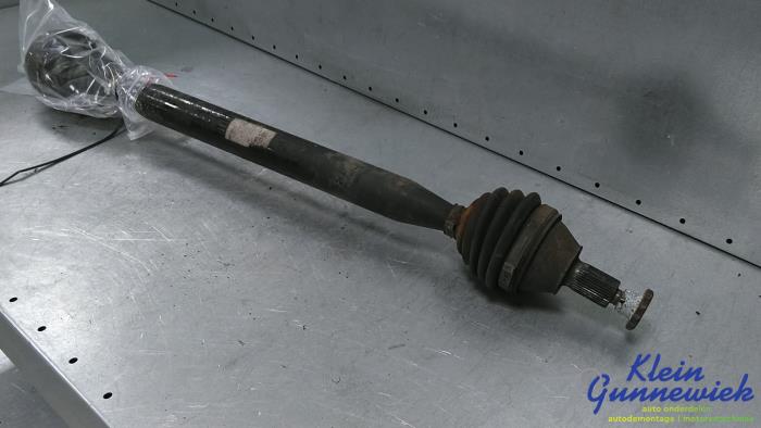 Aandrijfas rechts-voor van een Seat Ibiza 2011