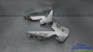 Gebruikte Motorkap Scharnier Seat Ibiza Prijs € 25,00 Margeregeling aangeboden door Klein Gunnewiek Autodemontage & Motorentechniek