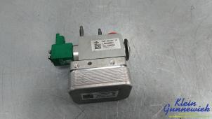 Gebruikte Airco deel (div) Renault Arkana Prijs € 75,00 Margeregeling aangeboden door Klein Gunnewiek Autodemontage & Motorentechniek