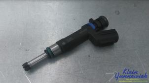 Gebruikte Injector (benzine injectie) Renault Arkana Prijs € 75,00 Margeregeling aangeboden door Klein Gunnewiek Autodemontage & Motorentechniek