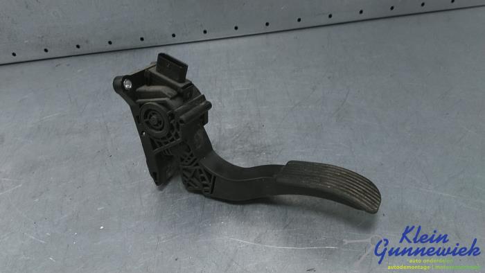 Gebruikte Gaspedaalpositie Sensor Mercedes Vito Prijs € 33,00 Margeregeling aangeboden door Klein Gunnewiek Autodemontage & Motorentechniek